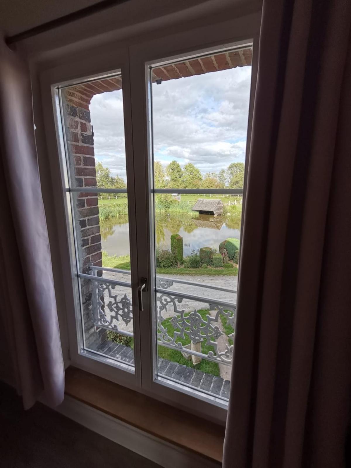 Bed and Breakfast Manoir Du Taillis Heugon Экстерьер фото